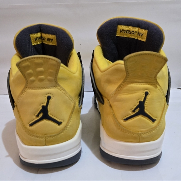 Jordan Air Jordan 4 Retro Lightning 2021 Yellow Sneaker - Picture 4 of 10